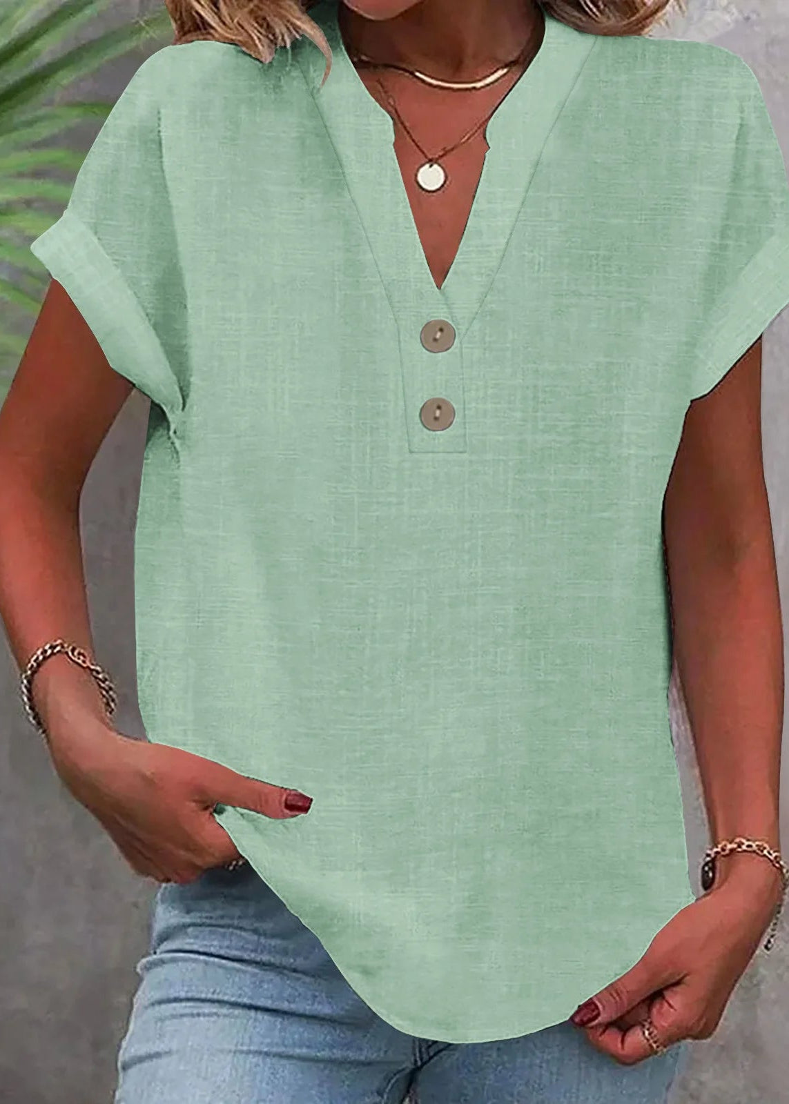 Blusa Básica Gola V Barbara – Conforto e Estilo para o Dia a Dia