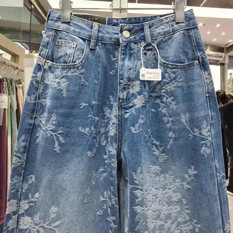 Calça Jeans Boca Larga – Estilo, Conforto e Design que Valoriza Você