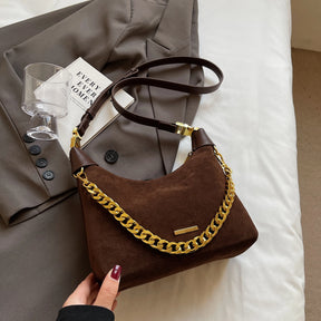 Bolsa Couro Charme Lua – Elegância, Praticidade e Estilo Retrô