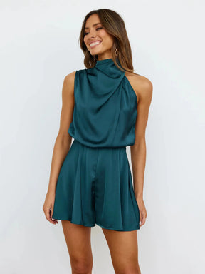 Macacão Curto Charlotte - Leveza, Estilo e Charme com o Toque Suave do Tecido Seda