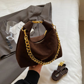 Bolsa Couro Charme Lua – Elegância, Praticidade e Estilo Retrô