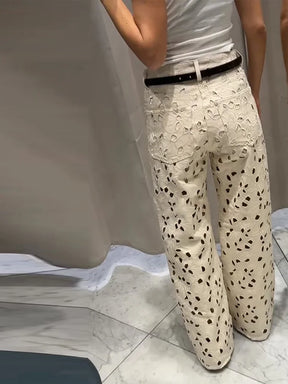 Calça Jeans Floral Bege