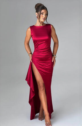 Vestido Longo Fenda - Elegância em Cada Detalhe