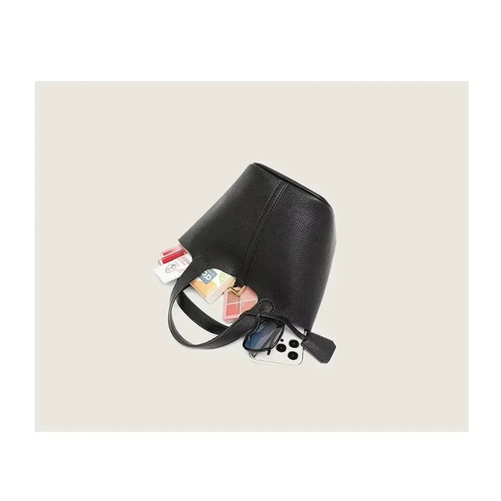 Bolsa Feminina em Couro Estampa Lichia – Praticidade e Estilo