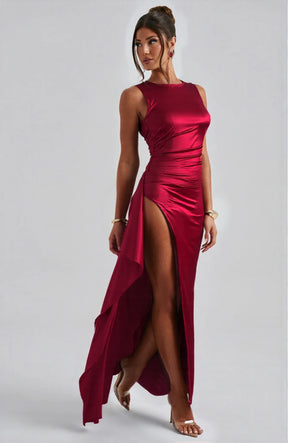 Vestido Longo Fenda - Elegância em Cada Detalhe